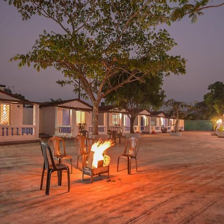 La Montagne Otel Kārli Dış mekan fotoğraf